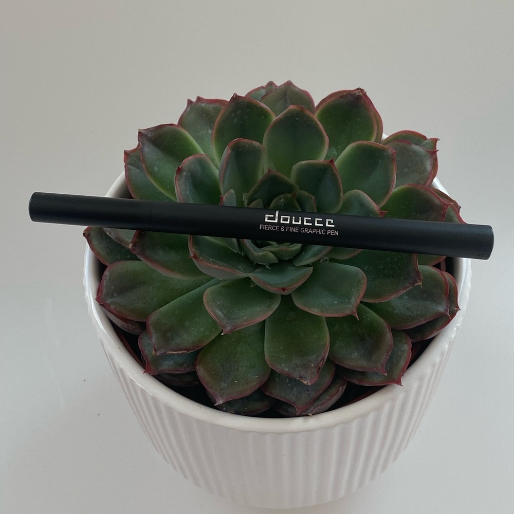 Doucce Fierce and Fine Graphic Pen Eyeliner